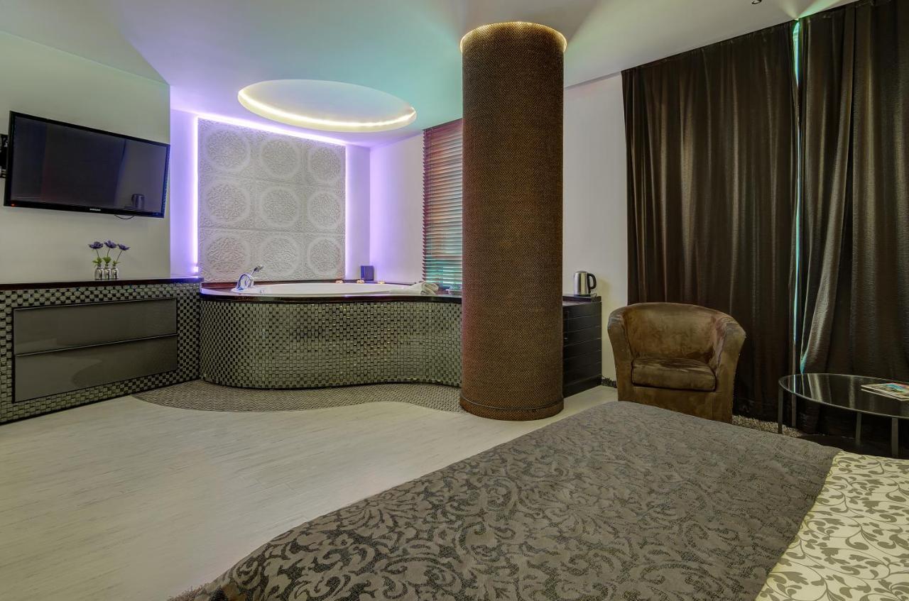 Apartments With Jaccuzi Vilnius Bagian luar foto