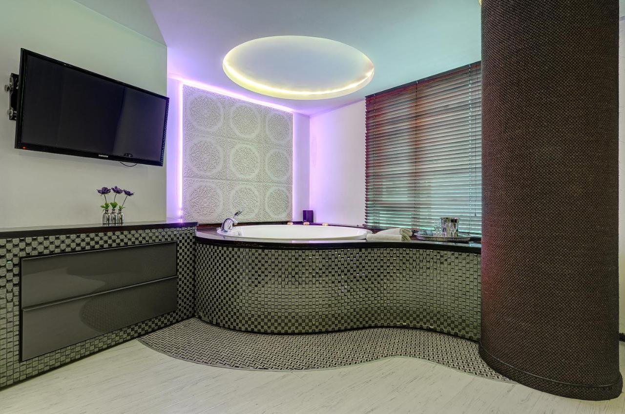Apartments With Jaccuzi Vilnius Bagian luar foto